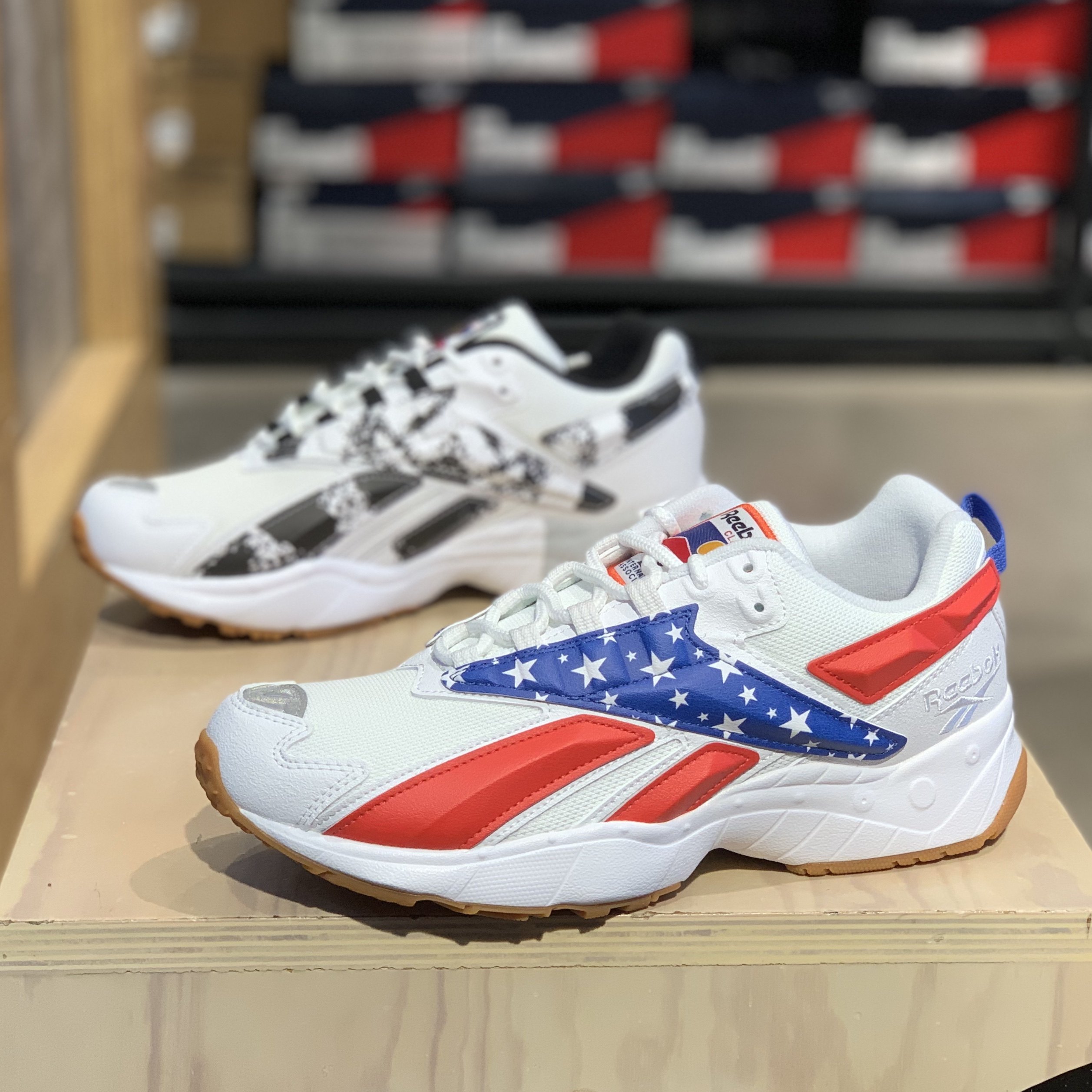 锐步reebok复古老爹蜂窝气垫跑步鞋男女款休闲鞋跑步鞋