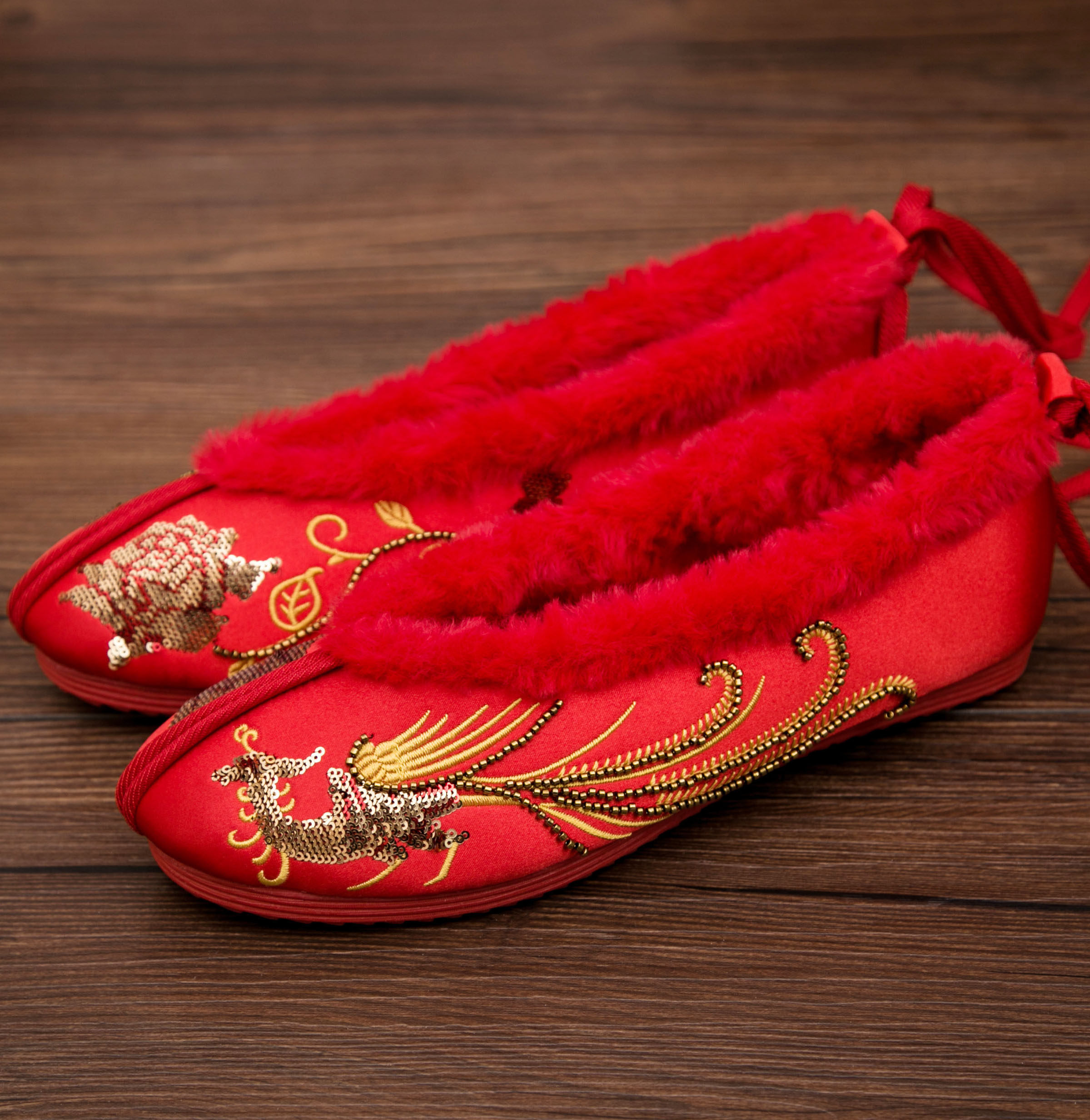 老北京布鞋绣鞋绣花鞋秀禾中式婚鞋盘扣红新娘布鞋