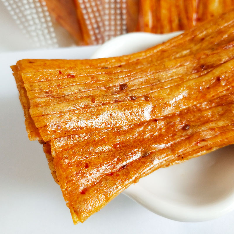 水晶凉皮辣条8090怀旧零食食品儿时童年小店面筋制品