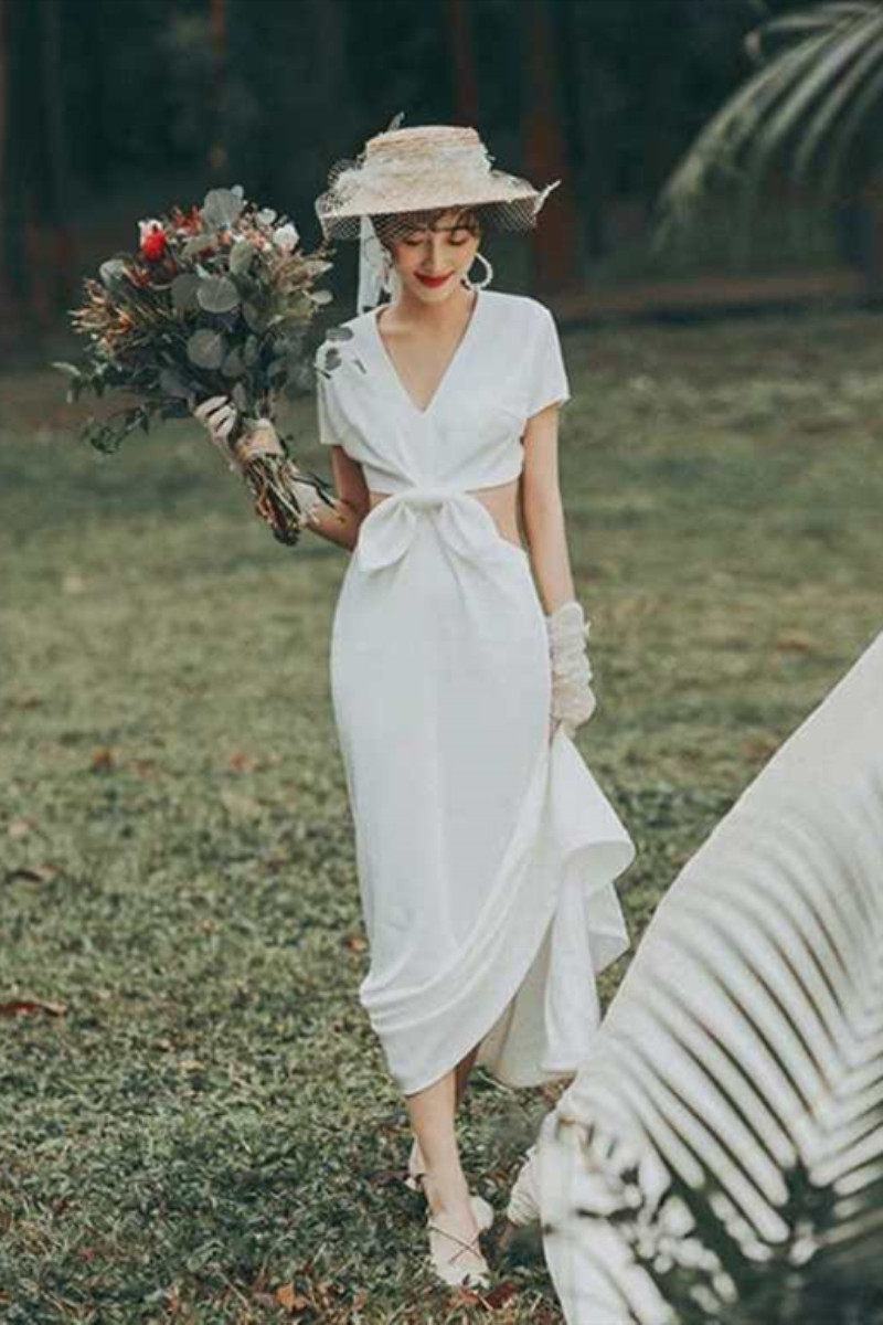 新款主题婚纱影楼摄影旅街拍照写真服装白色法式初见简约鱼尾礼服