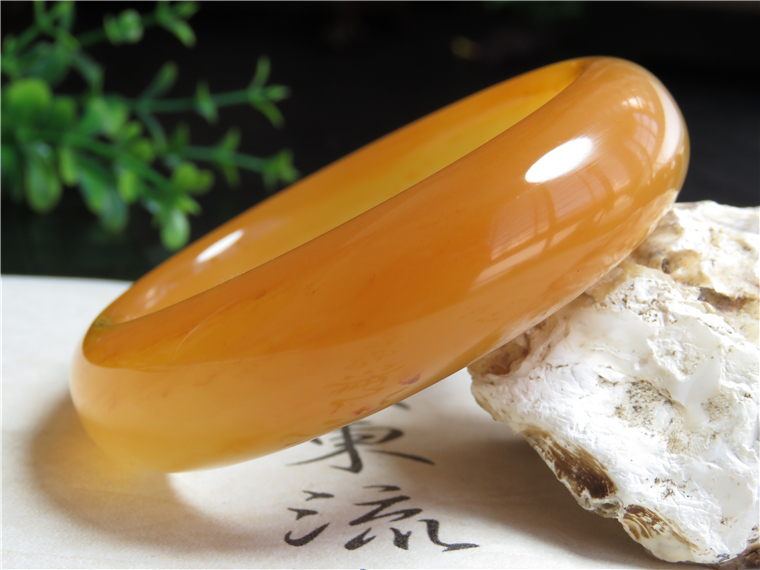 天然玉石云南黄龙玉鸡油黄手镯56圈口玉玉镯手饰