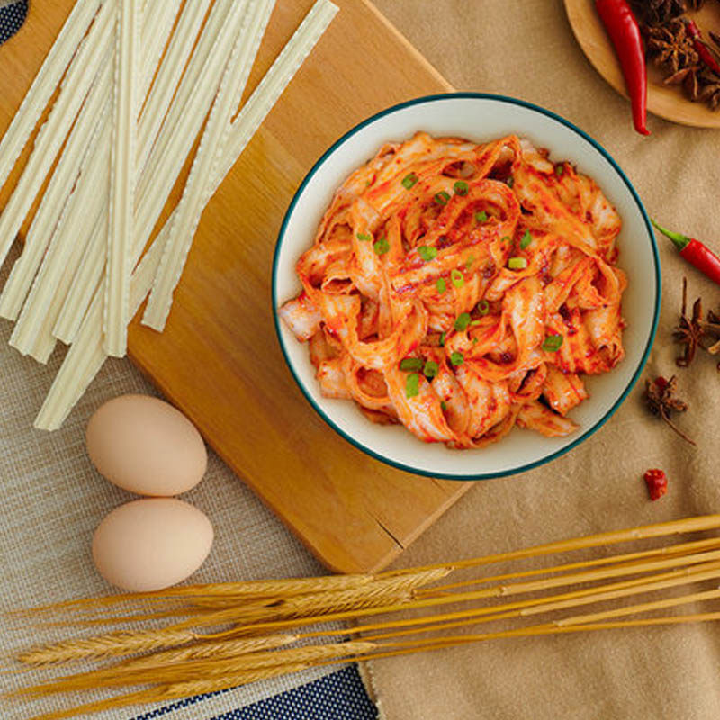 金沙河边大面条炒面拌面挂面泼面面油宽烩花纹面条