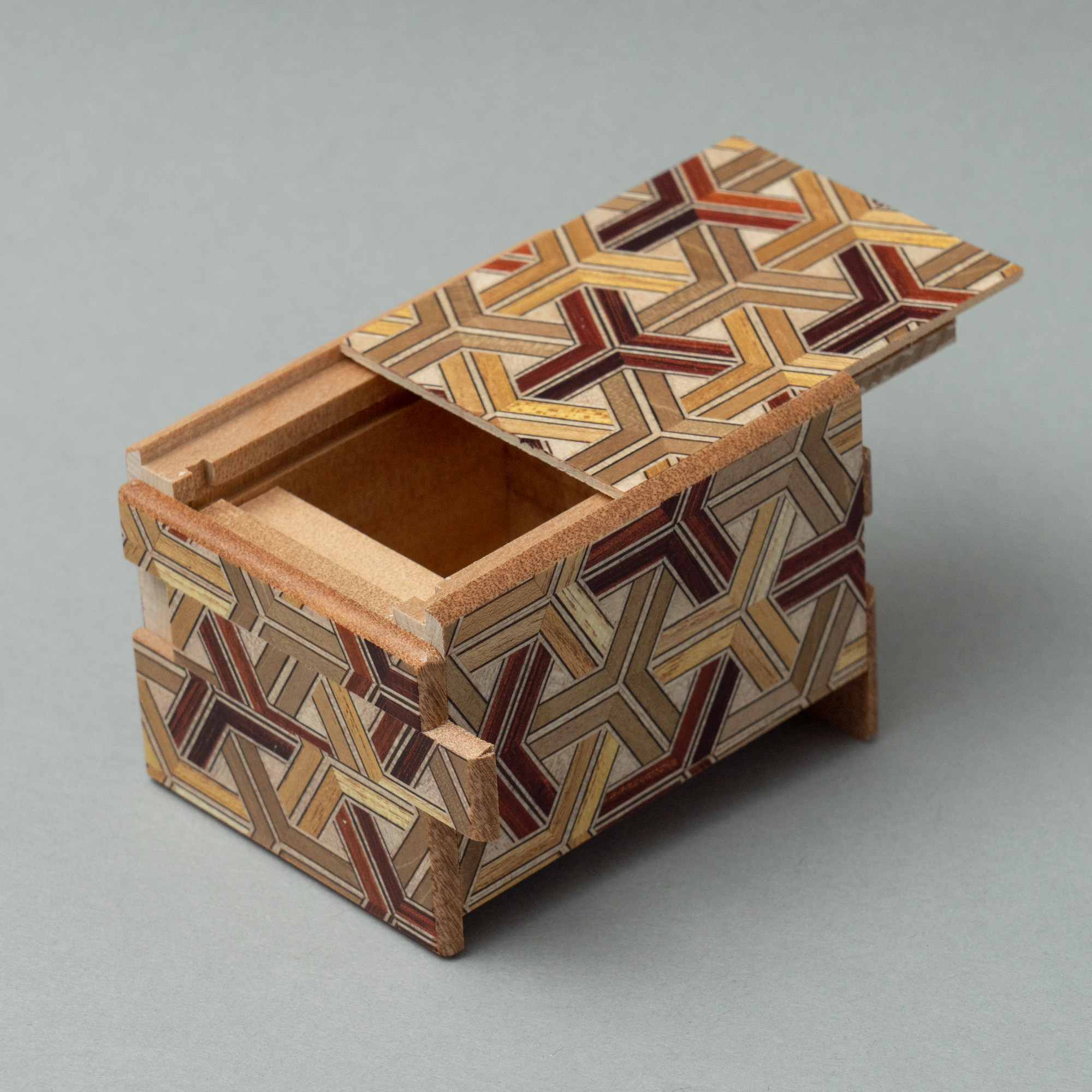 日本寄木细工实木拼花龟甲2.5寸机关浪漫解锁解锁