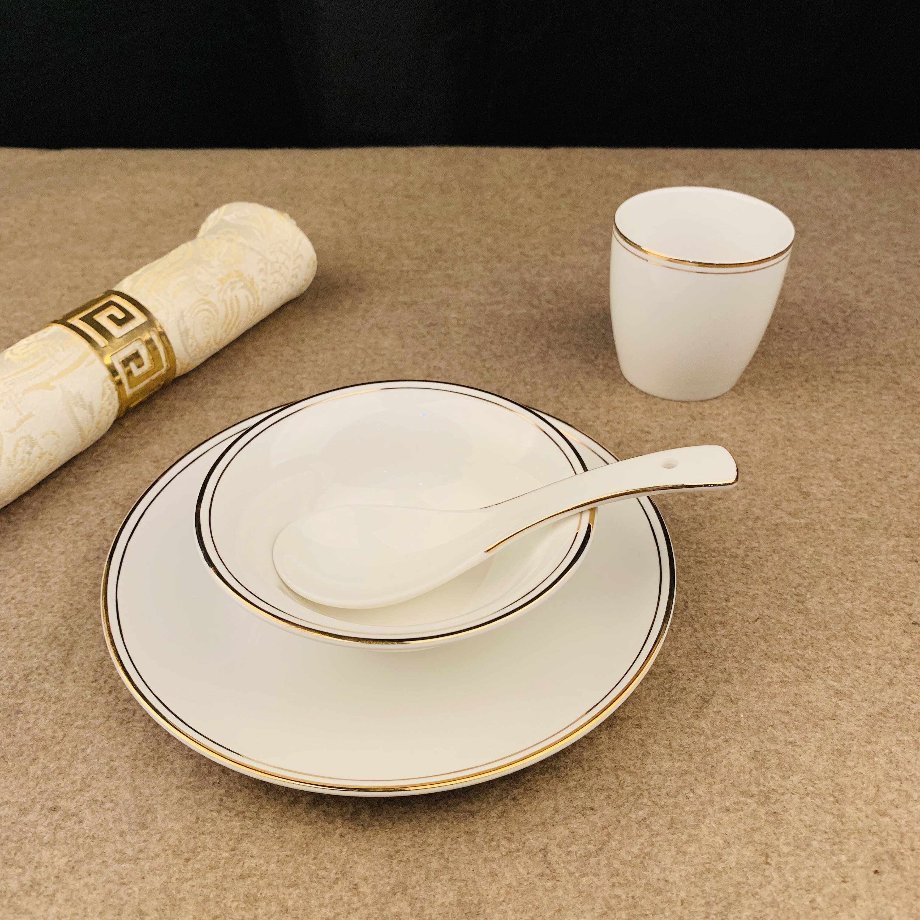 创意金边欧式牛排西餐盘子陶瓷餐具套装酒店盘