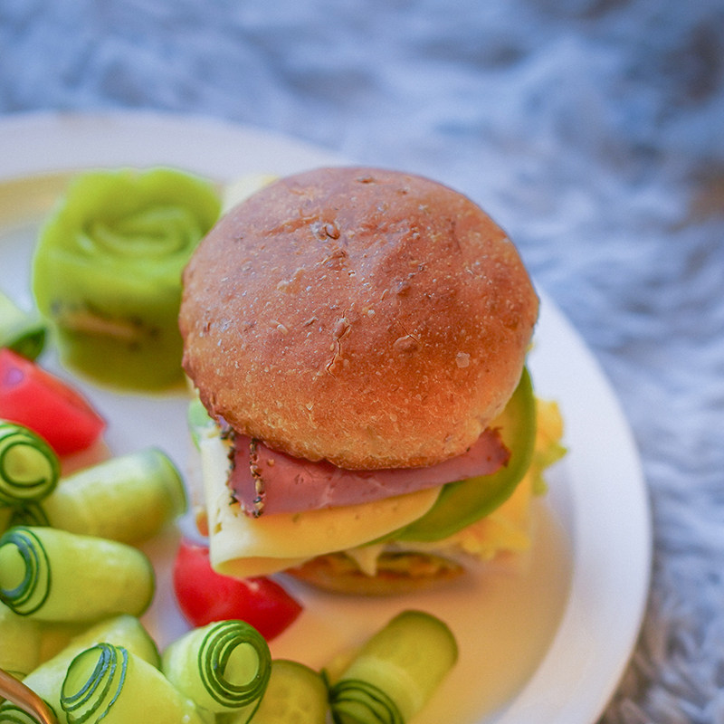 汉堡墨鱼全麦餐包七谷物餐包胚茶餐厅下午茶西餐厅西式糕点