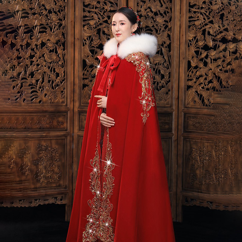 新娘秀禾服披风中式婚礼红色斗篷秋冬保暖婚纱礼服外搭女