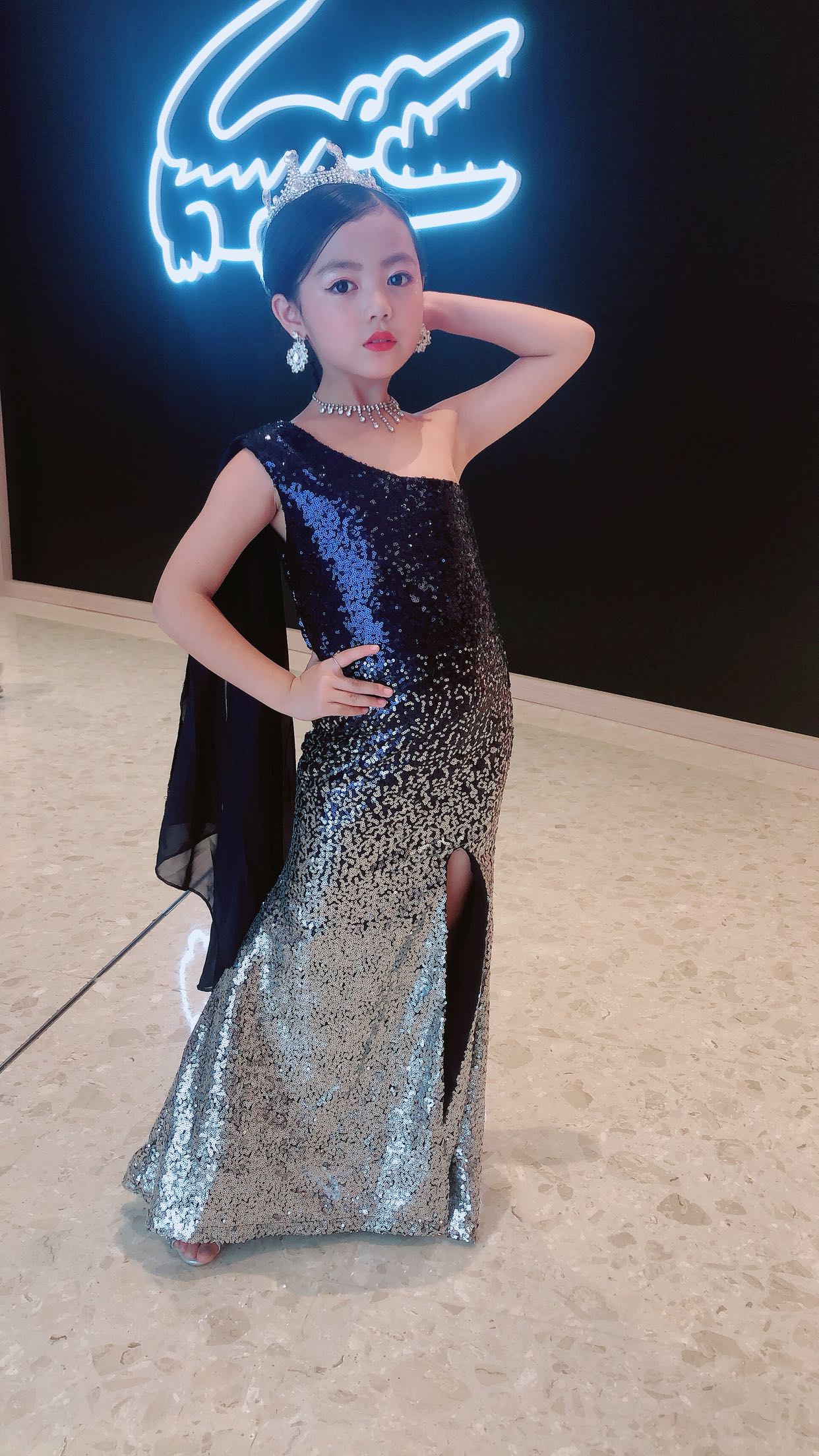 儿童模特走秀公主晚礼服女童主持人亮片鱼尾礼服儿童礼服