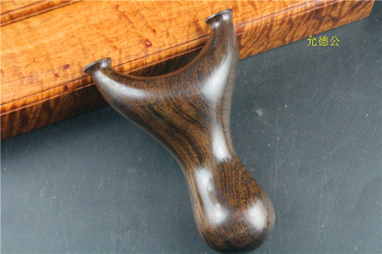 大弓弹弓檀木顺手龅牙实木檀狮嘴兽铜头飞镖