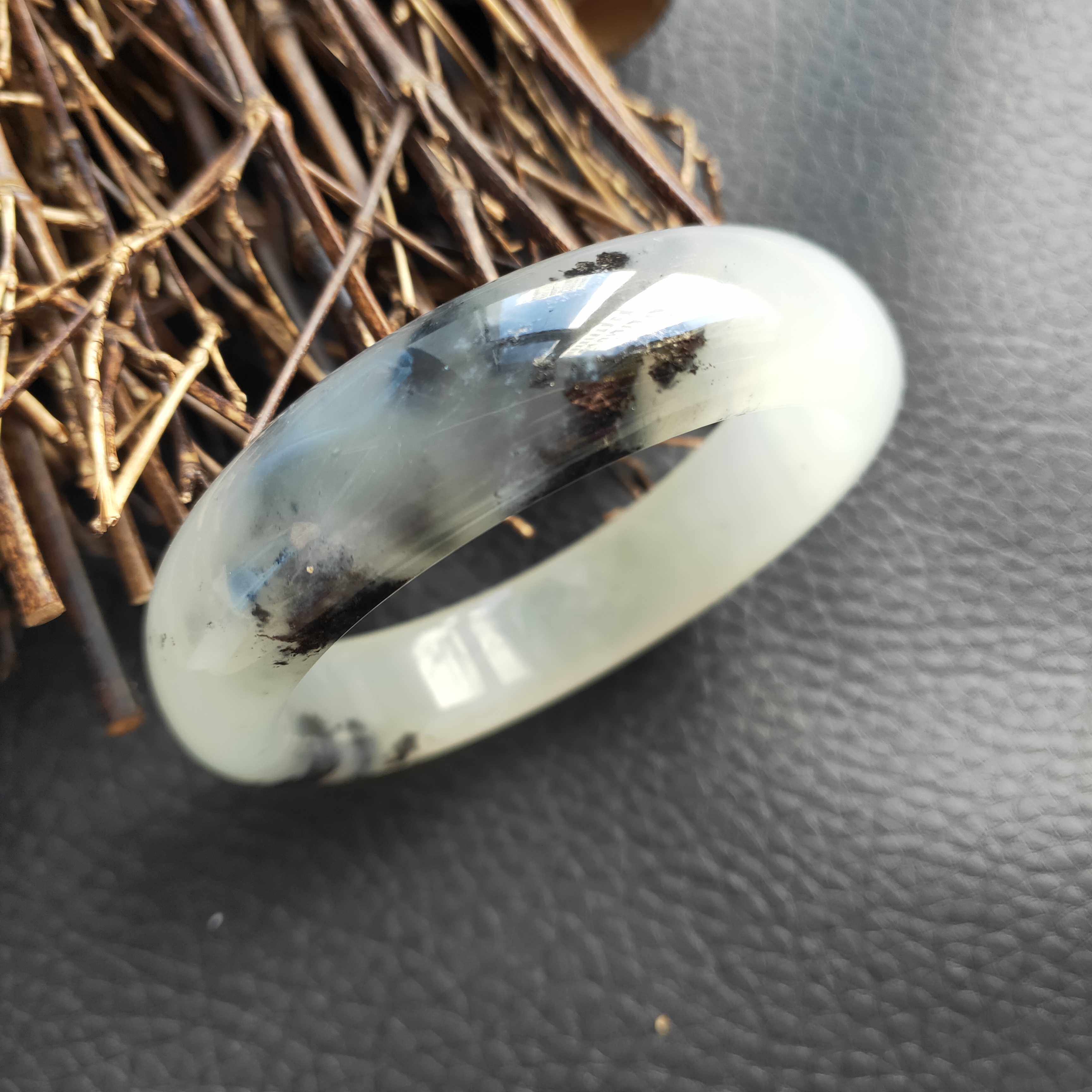 天然正品岫玉手镯水墨飘花女款玉镯白色水墨丹青手镯