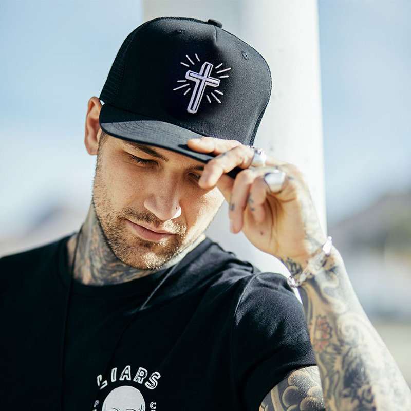 光芒街头潮牌棒球棒球帽帽子新款说唱街舞绣花帽子