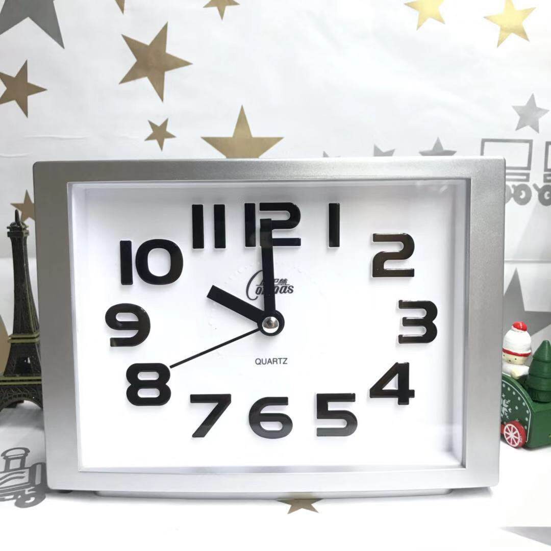 康巴丝扫秒静音木色钟表大数立体字字时尚创意台钟