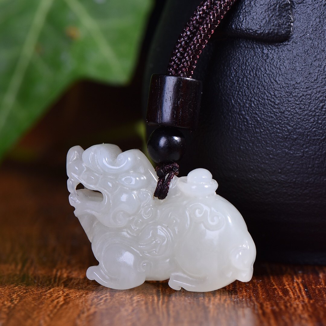 阿里拍卖捡漏新疆和田白玉羊脂玉立立体貔貅项坠