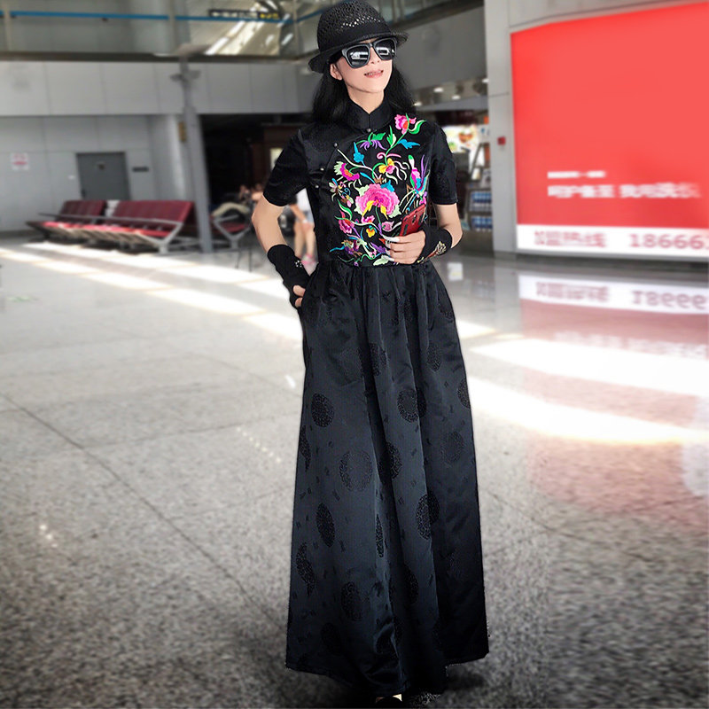杨丽萍天显黑色连衣裙瘦收设计夏天显刺绣民族风复古连衣裙