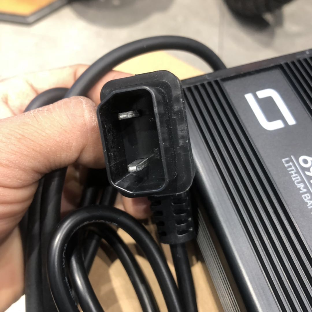 速珂电器配件soco全系列tstccutcmax锂电池充电器电动