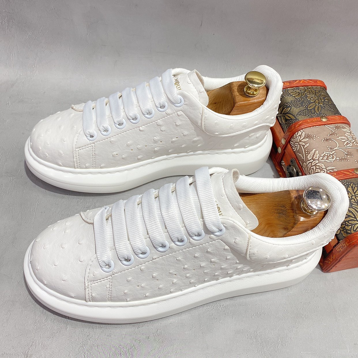 欧美秋季新款麦昆厚底底板增高运动鞋白色鸵鸟单鞋