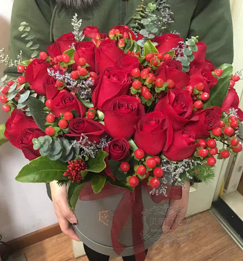 红玫瑰红豆鲜花礼盒插花北京鲜花速递生日礼物情人节节日鲜花