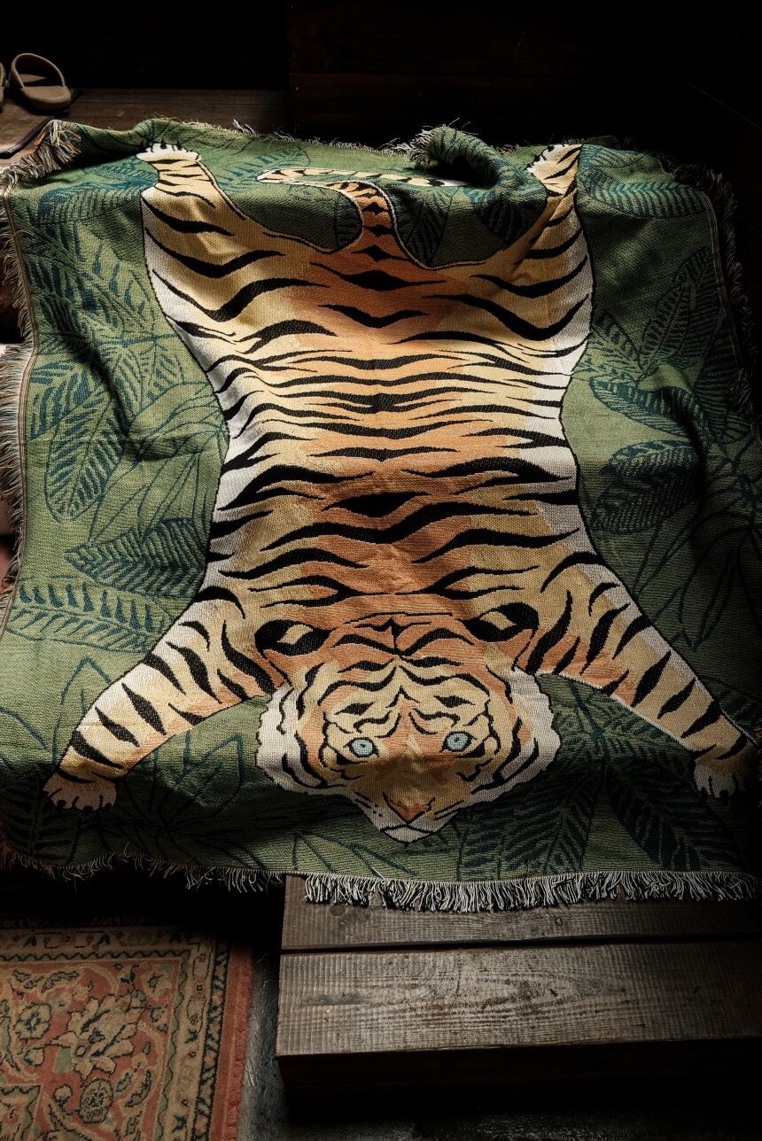 2022新年礼物虎年老虎毛毯沙发品质针织柔和机挂毯
