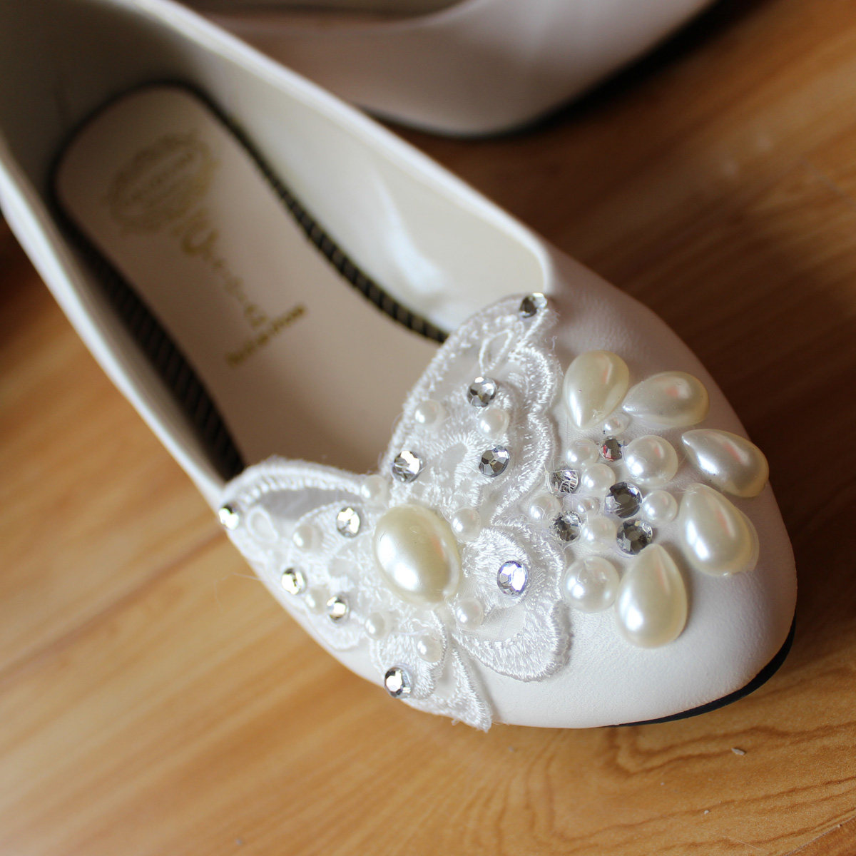 手工婚鞋 蕾丝蝴蝶珍珠结婚鞋白色平底新娘鞋 低跟平跟伴娘鞋女鞋