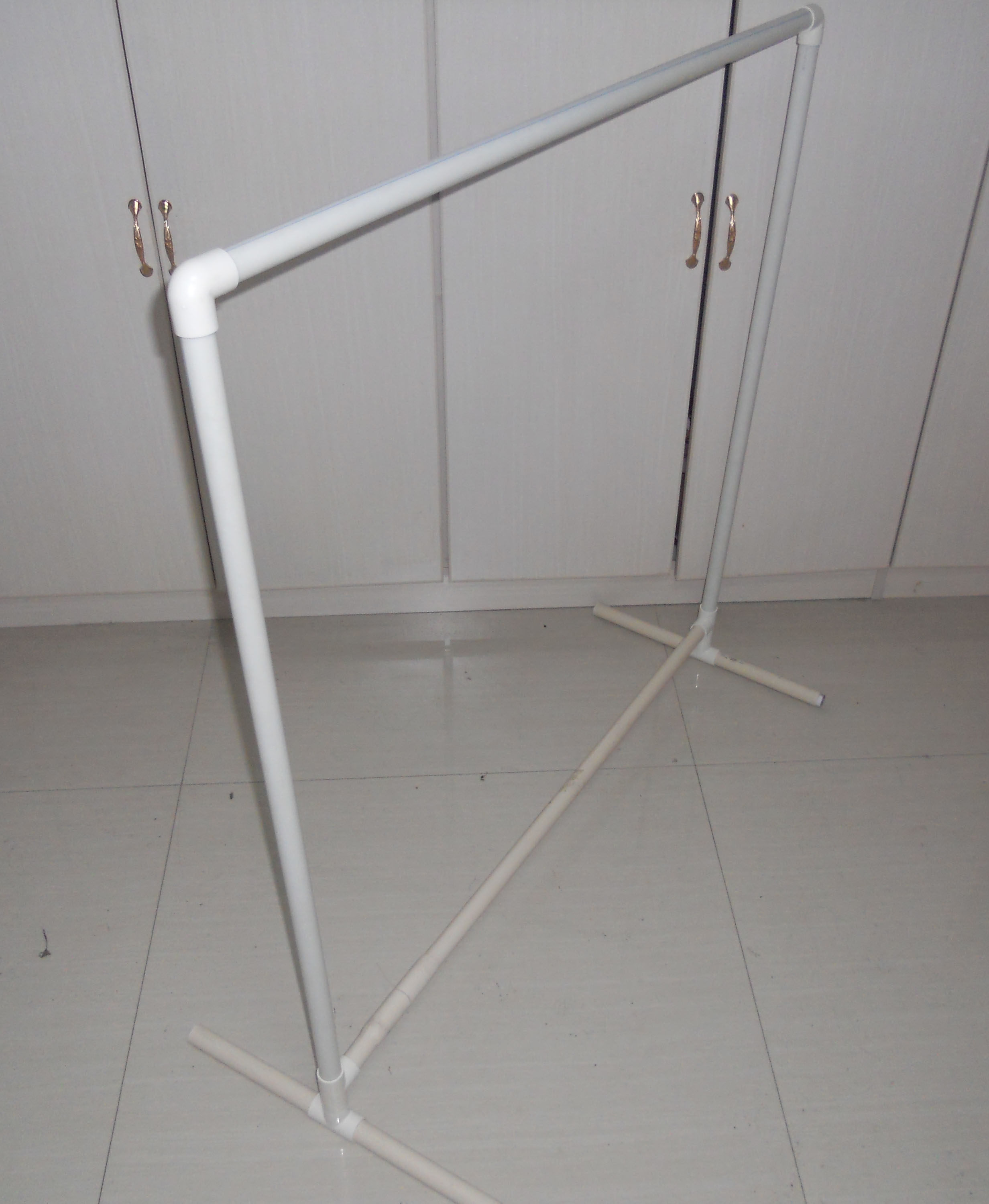 幼儿园新款白色装饰饰品ktpvc午休挂衣衣架花架