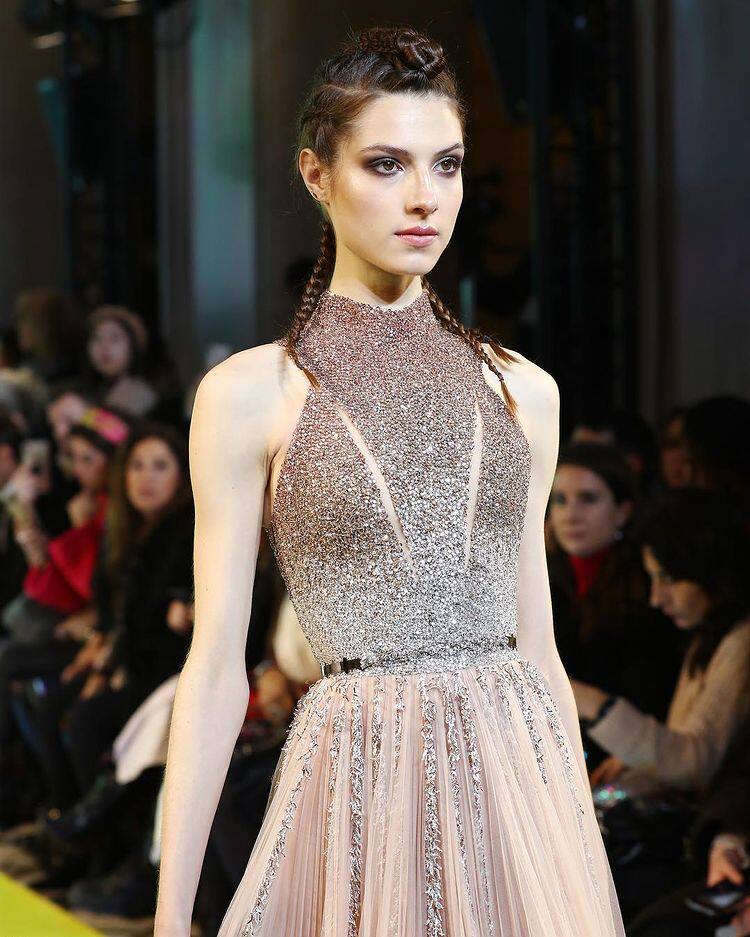 rami kadi 香槟色渐变裙挂脖露肩年会晚会红毯日常约会主持晚礼服