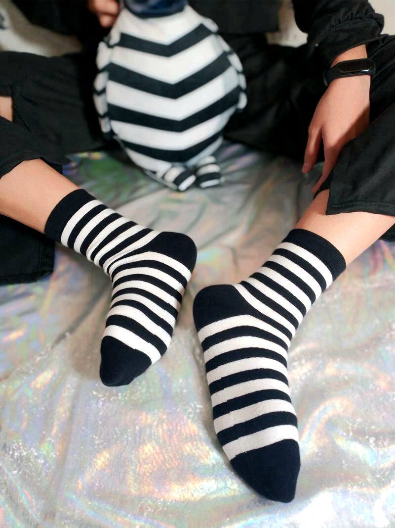 包邮3双简约黑白条纹袜子百搭搭配原宿中筒中筒袜