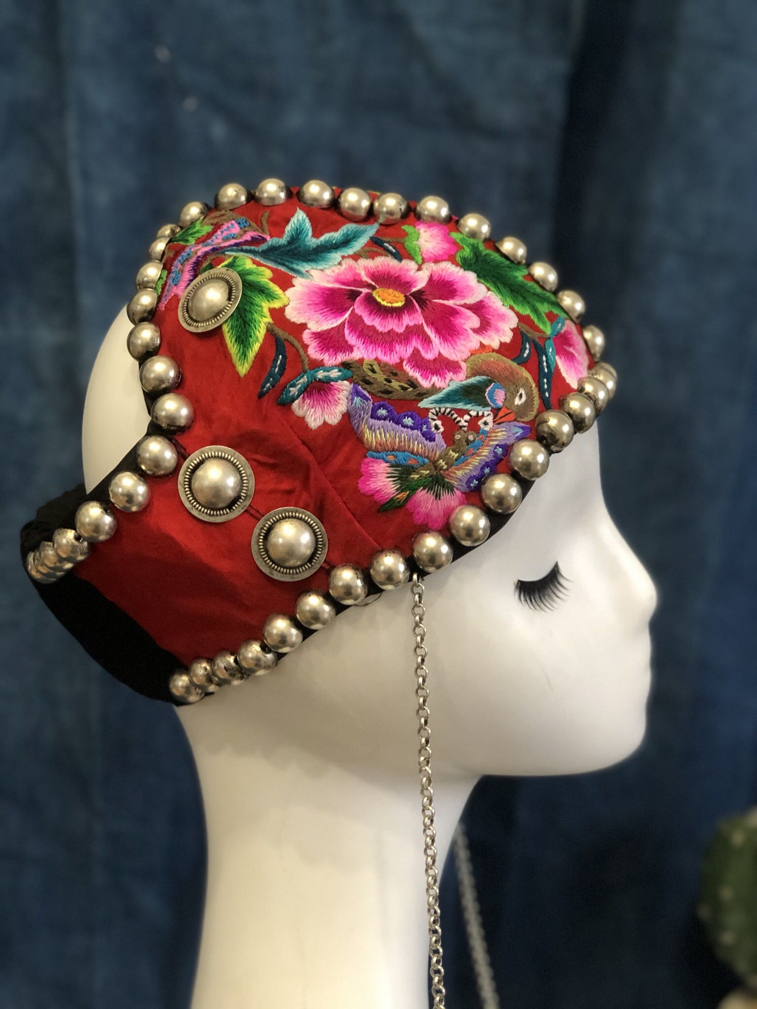 民族风杨丽萍流苏苗银钉珠手工刺绣花朵松桃绣空顶帽子