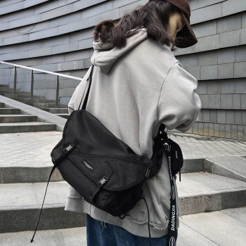 2022 ໃໝ່ Trendy Brand Crossbody Bag Men's Workwear Shoulder Bag Student Female Backpack Functional Messenger Bag Trendy and Cool