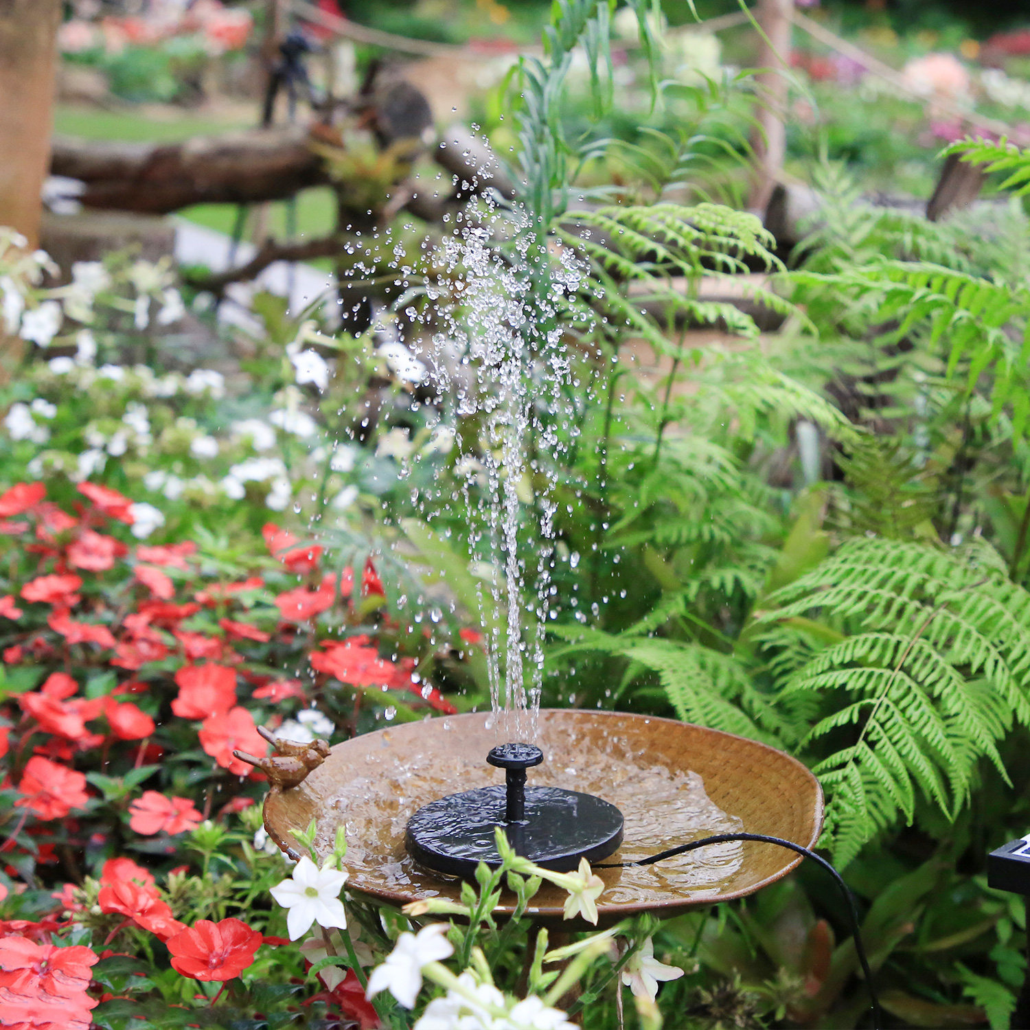 小型院内太阳能自动喷泉无电水循环鱼池水泵造景喷泉