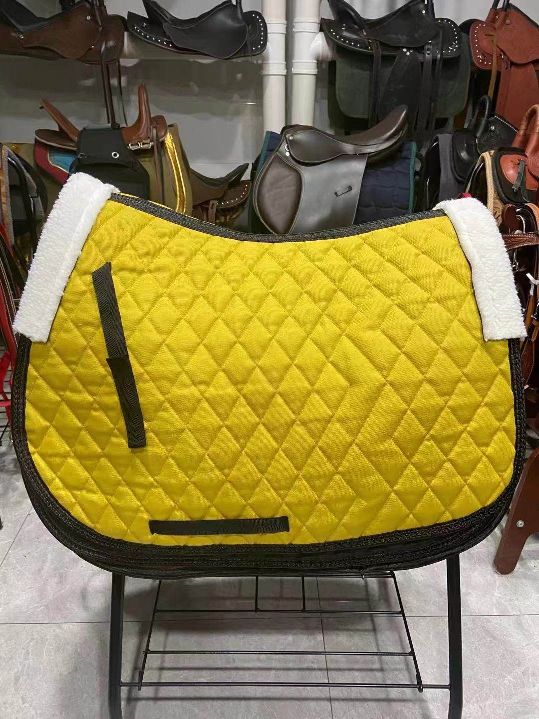马鞍鞍垫马术用品综合汗垫游客配件汗屉加厚马鞍垫