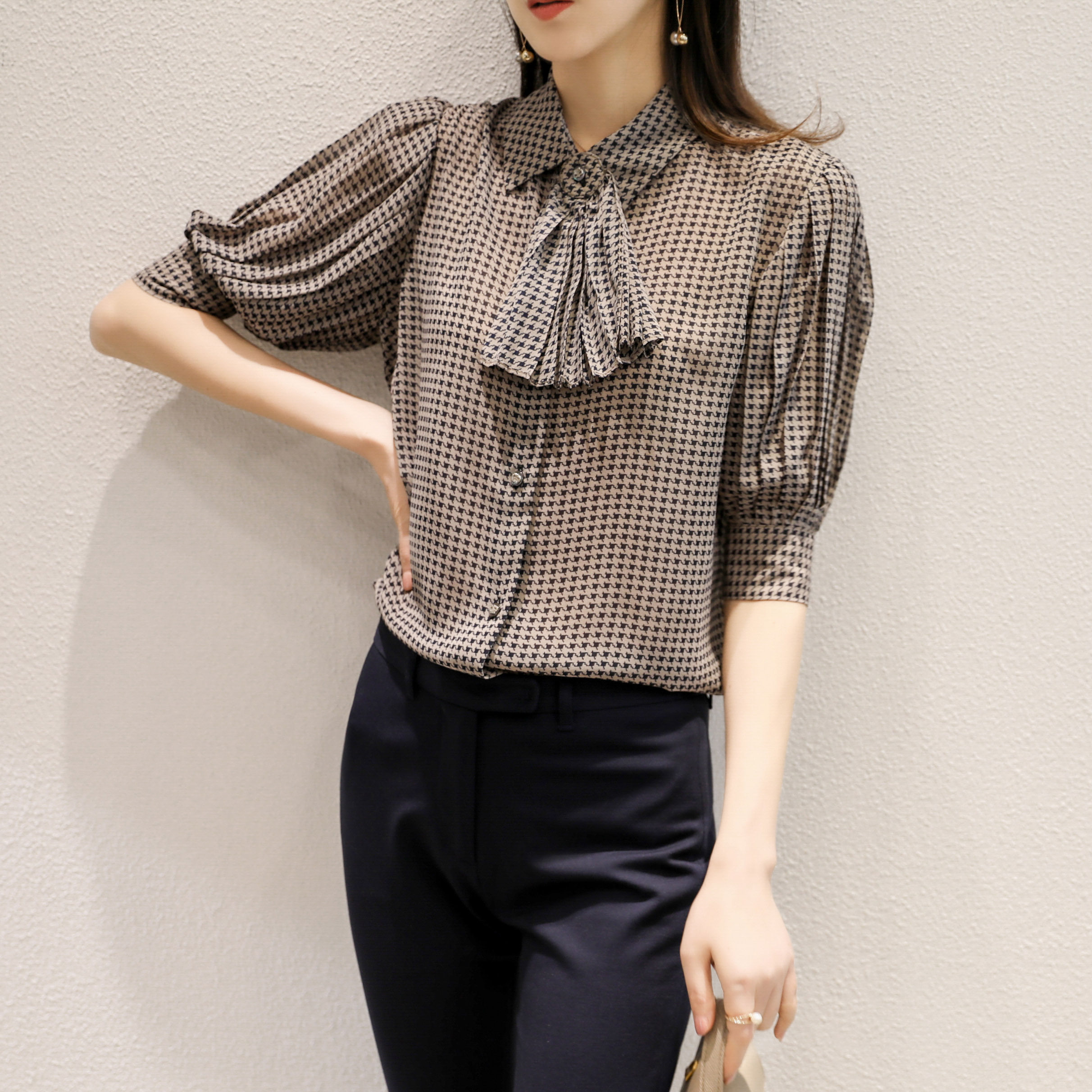 风琴衬衣千鸟格宽松半袖设计设计风流行领结别致衬衫