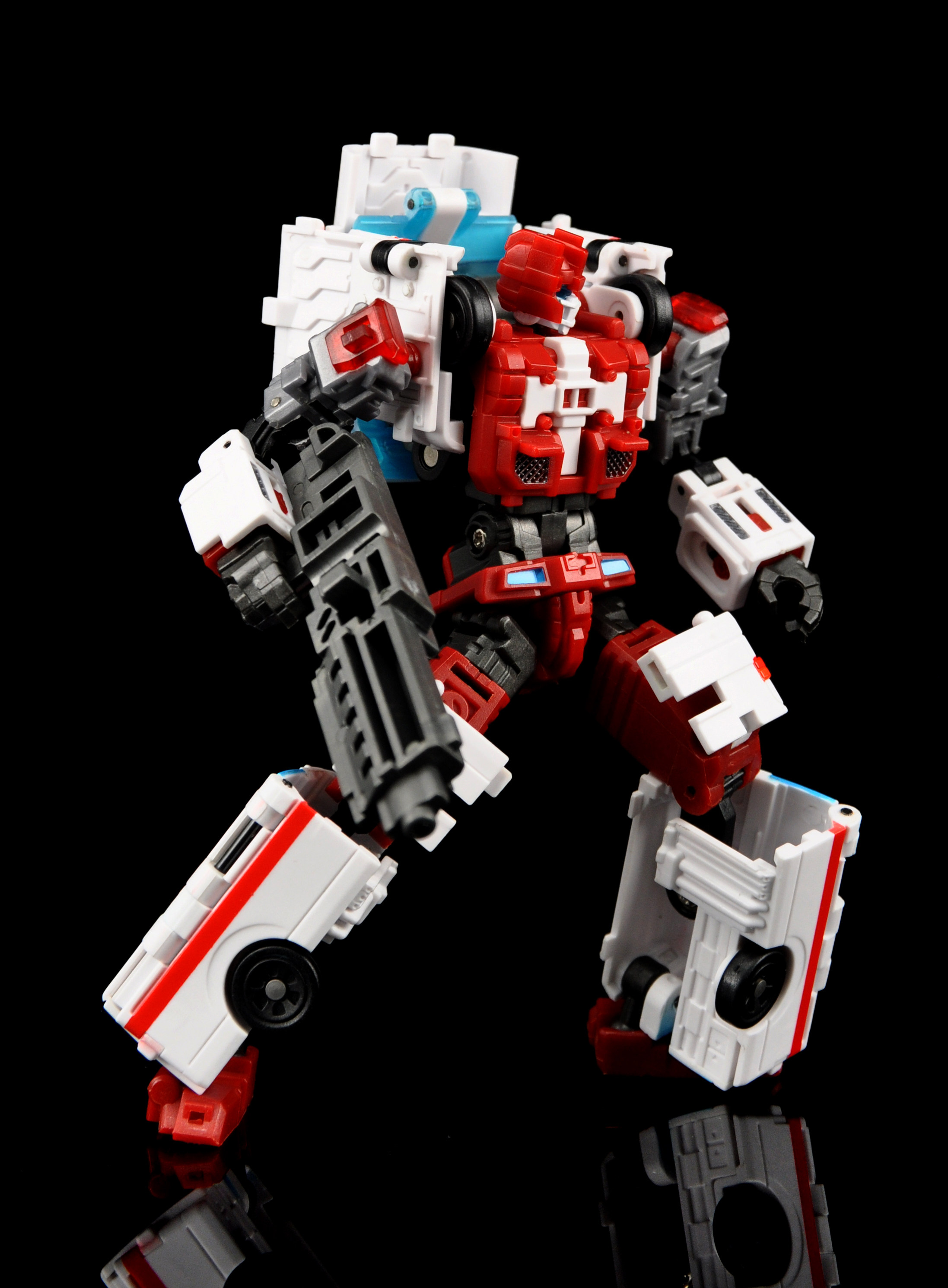 maketoys变形玩具 mt守护神救护车大国手刀刃车辙 现货