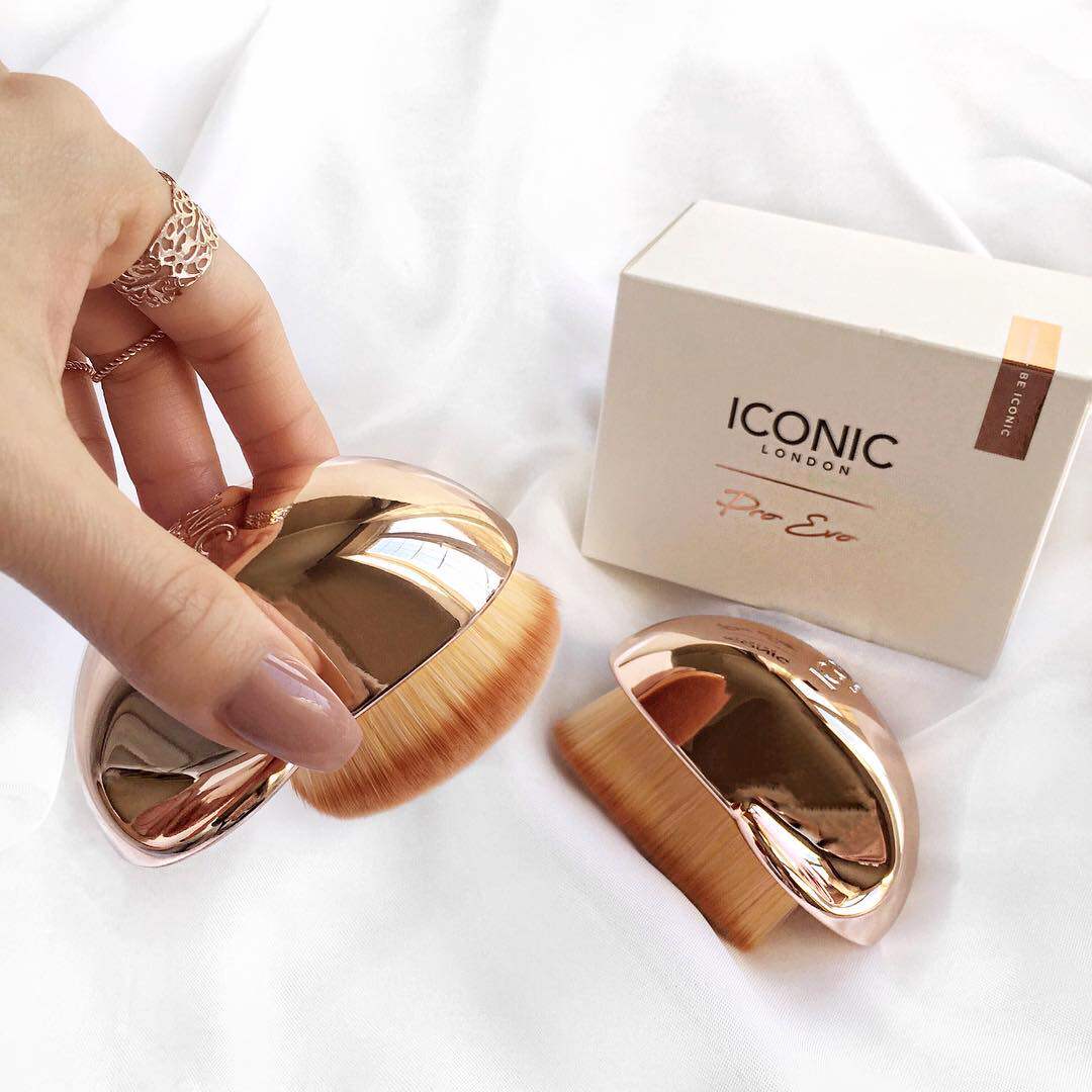 现货英代iconiclondon玫瑰金粉粉底液不吃妆刷proevo化妆刷