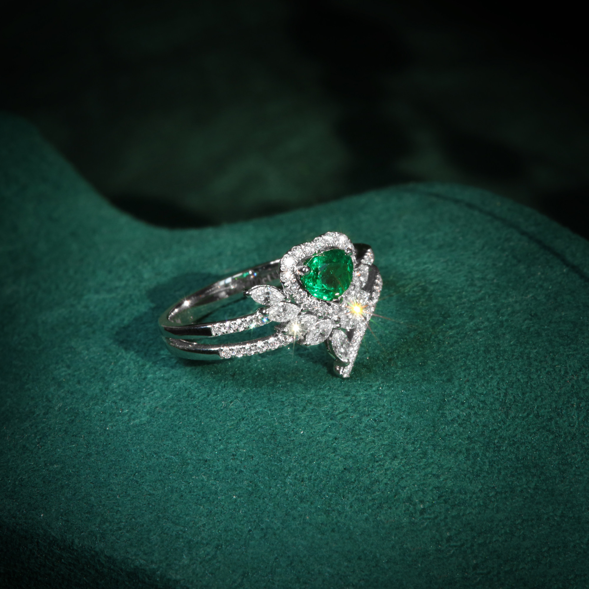 dechuang新款18k祖母绿戒指浪漫心形精致优雅时尚手饰