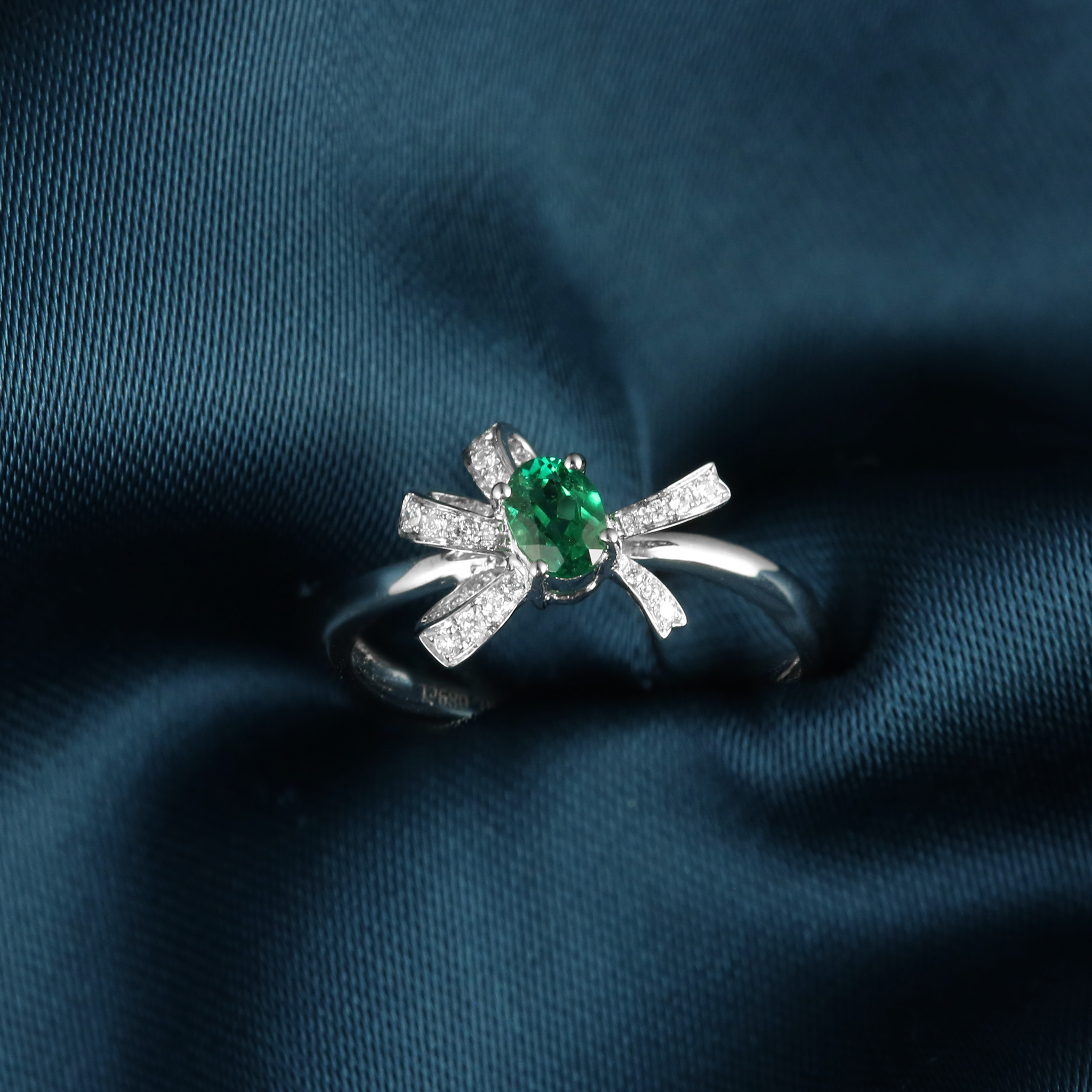 dcjewelry18k金天然祖母绿镶钻戒指造型时尚靓丽经典热卖别致