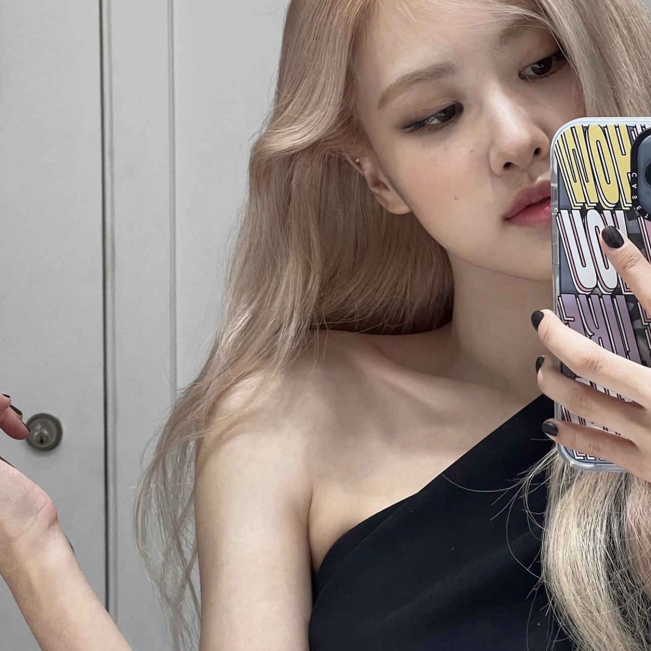 blackpink朴彩rose智秀jisoo同款字母手壳适用于iphone131211xs手机