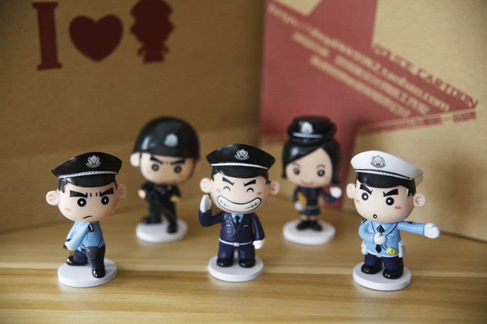 警察公仔可爱创意车载手办摆件现货小欣漫画潮玩盲盒