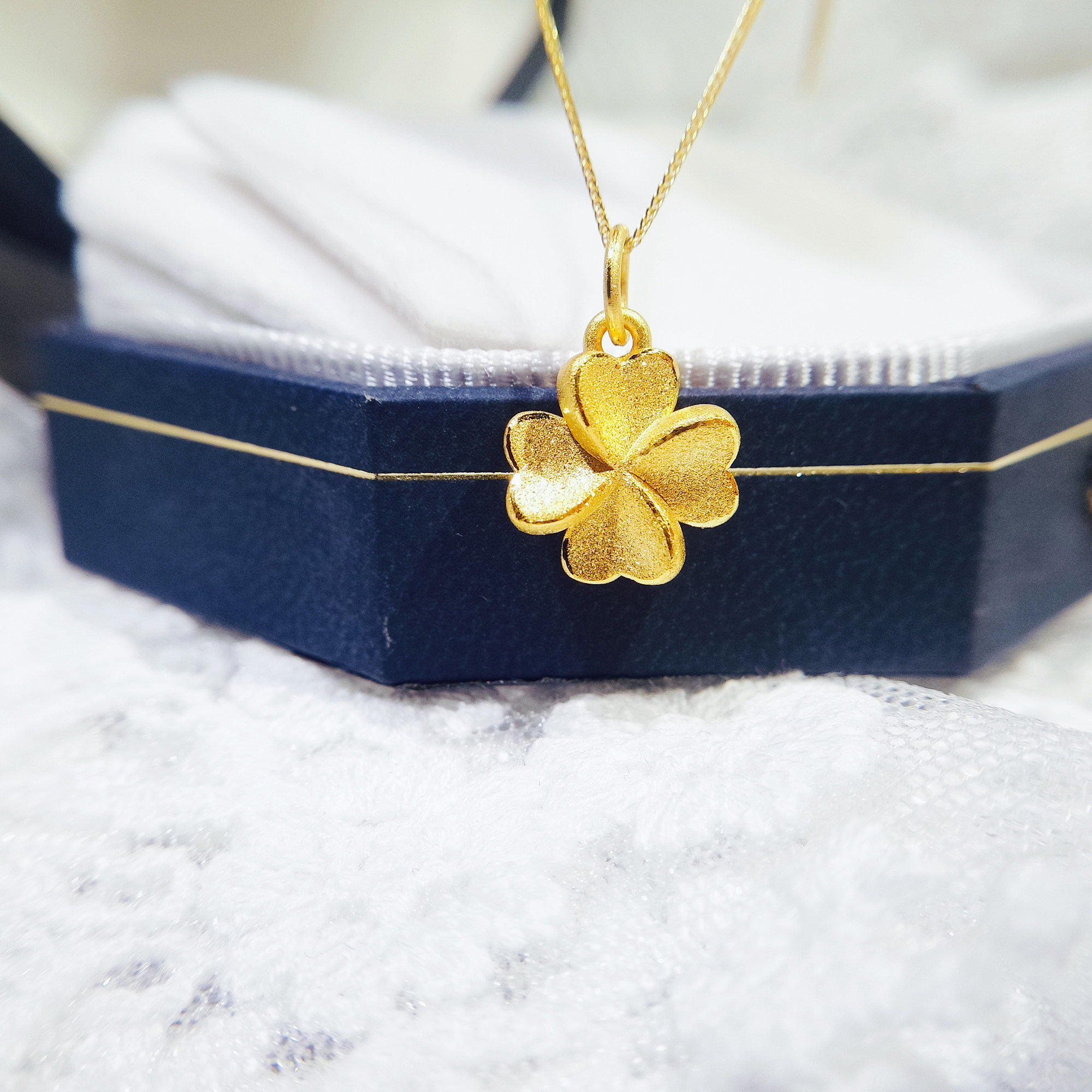 四叶草项链吊坠足金黄金挂坠女款3d硬金锁骨颈饰