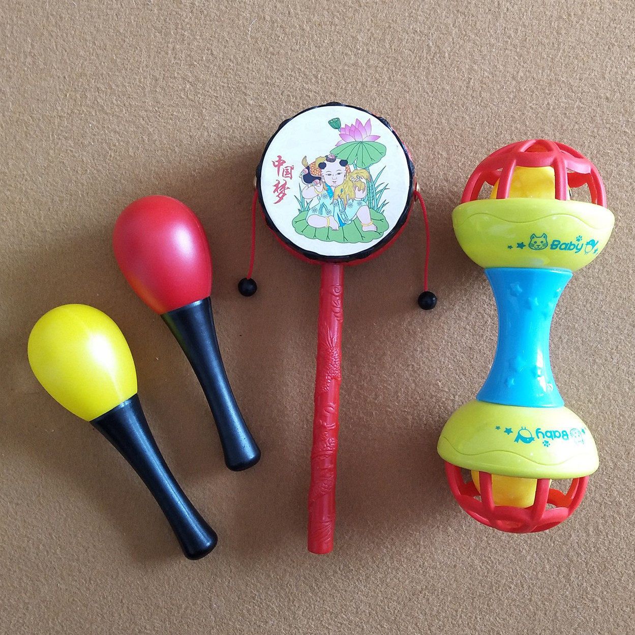 婴儿传统拨浪鼓玩具01岁宝宝红色听力视觉早教拨浪鼓