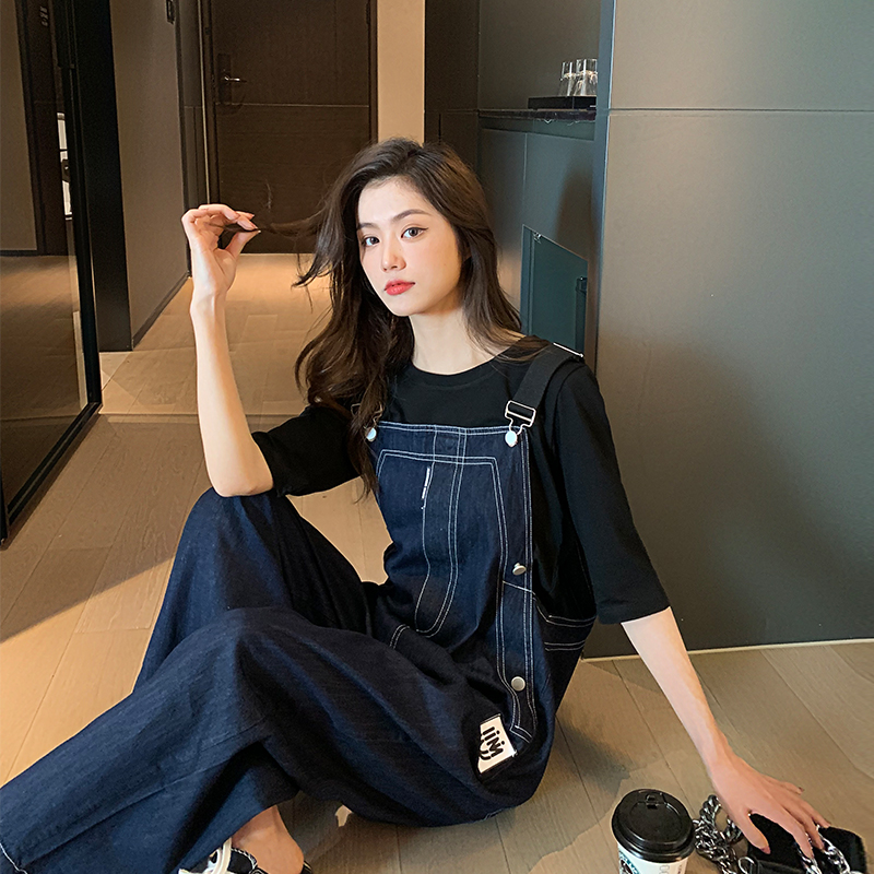 减龄洋气时尚牛仔背带裤女秋季2021新款春秋宽松韩版阔腿网红套装