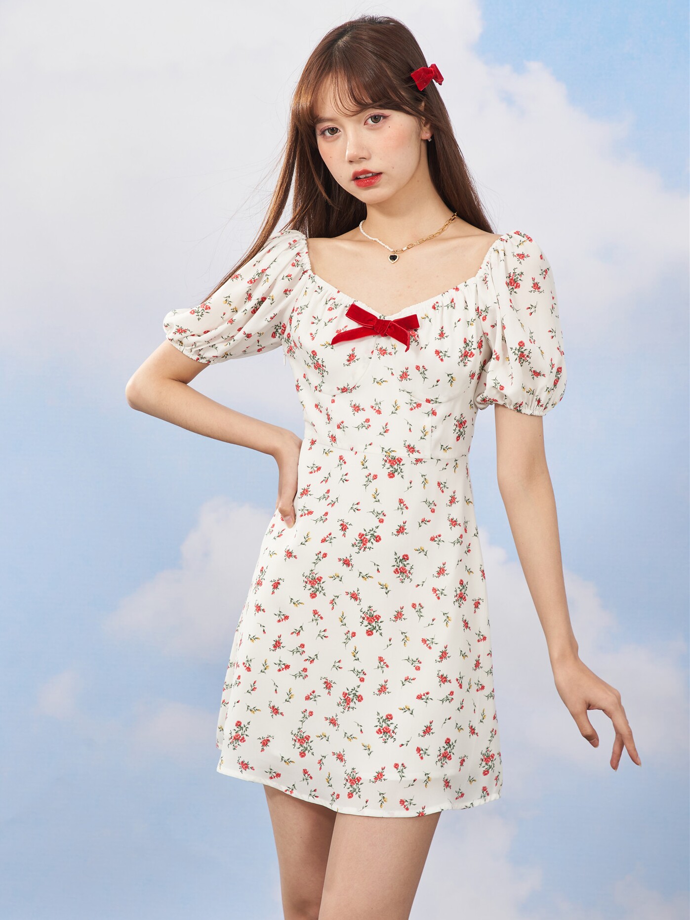 下蛋2021春夏复古美少女碎花花红丝绒蝴蝶结泡泡连衣裙