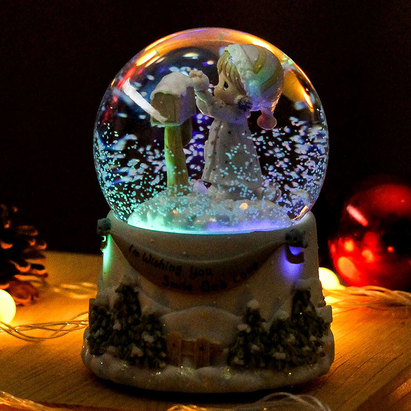 圣诞水晶球摆件飘雪音乐盒雪花下雪礼物女孩女孩儿音乐盒