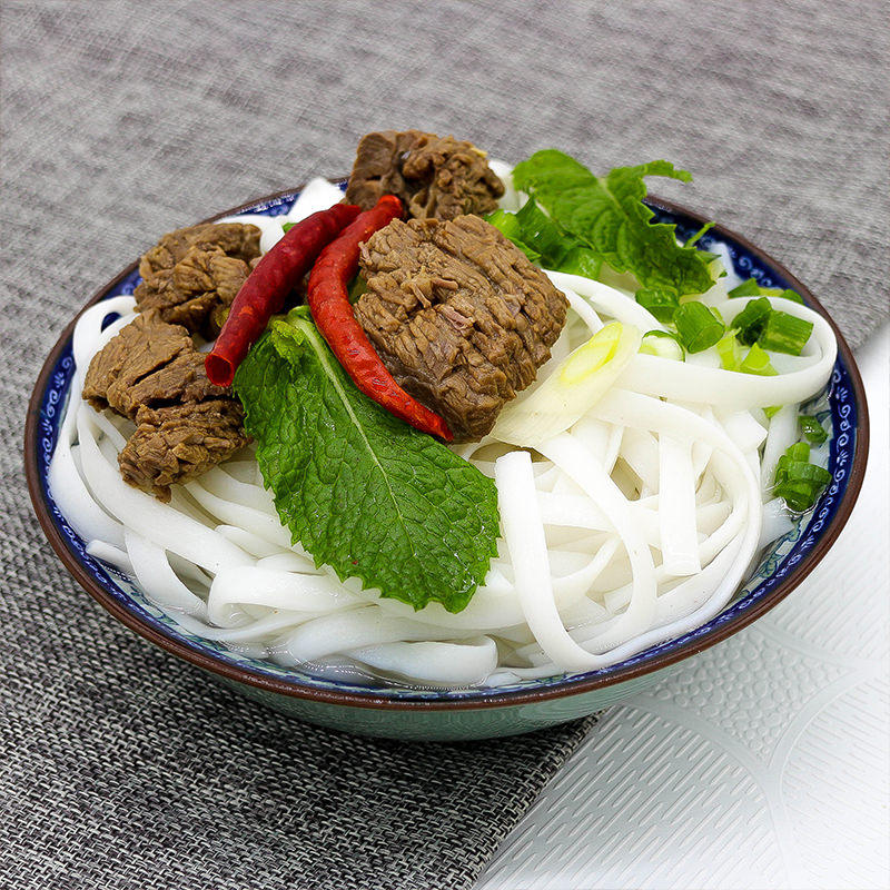 粗厚宽饵丝米云南特产大理瑞丽风味东北米线冲泡方便面