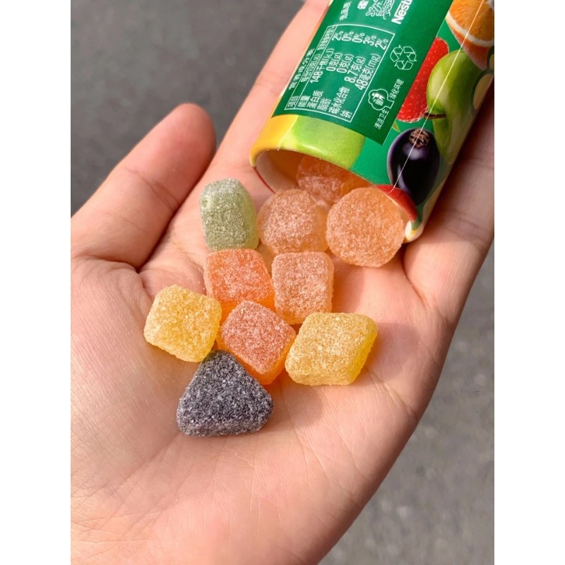 软糖新货雀巢巢趣满果黑加仑混合果汁花心杂果软糖