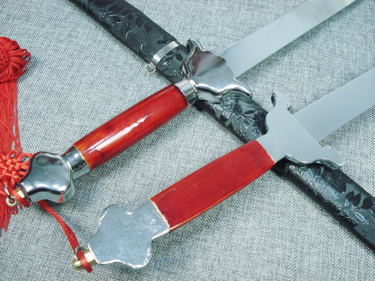 双剑木兰表演晨练太极鸳鸯武术软剑太极剑