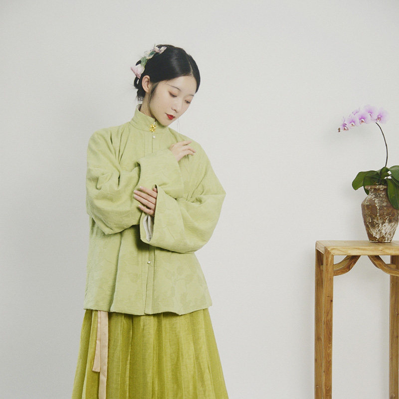 春下汉服君须纪明制秋冬立领对襟短袄棉麻提花短上衣现货