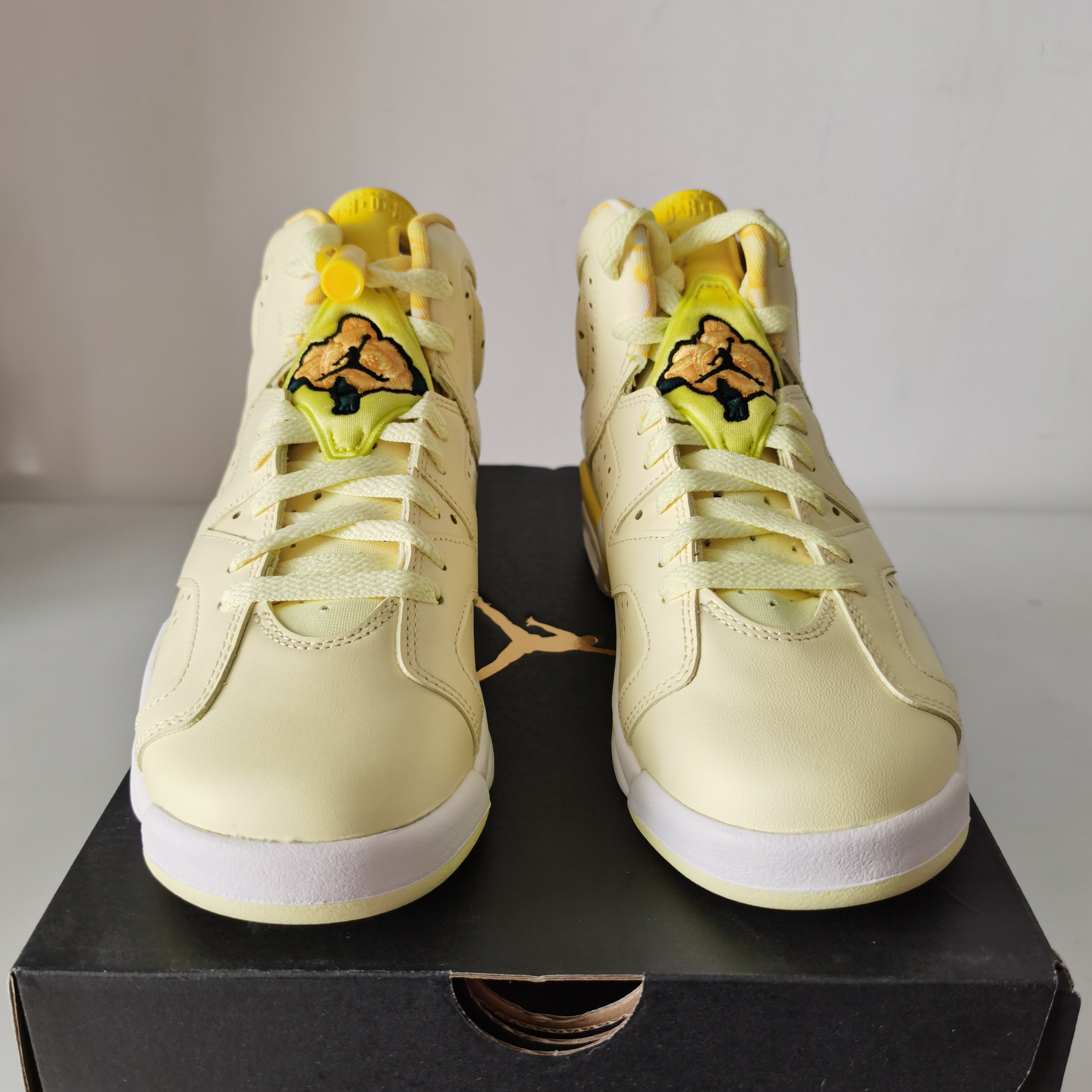 跑腿体育airjordan6gsaj6花卉淡黄刺绣柠檬黄543390800