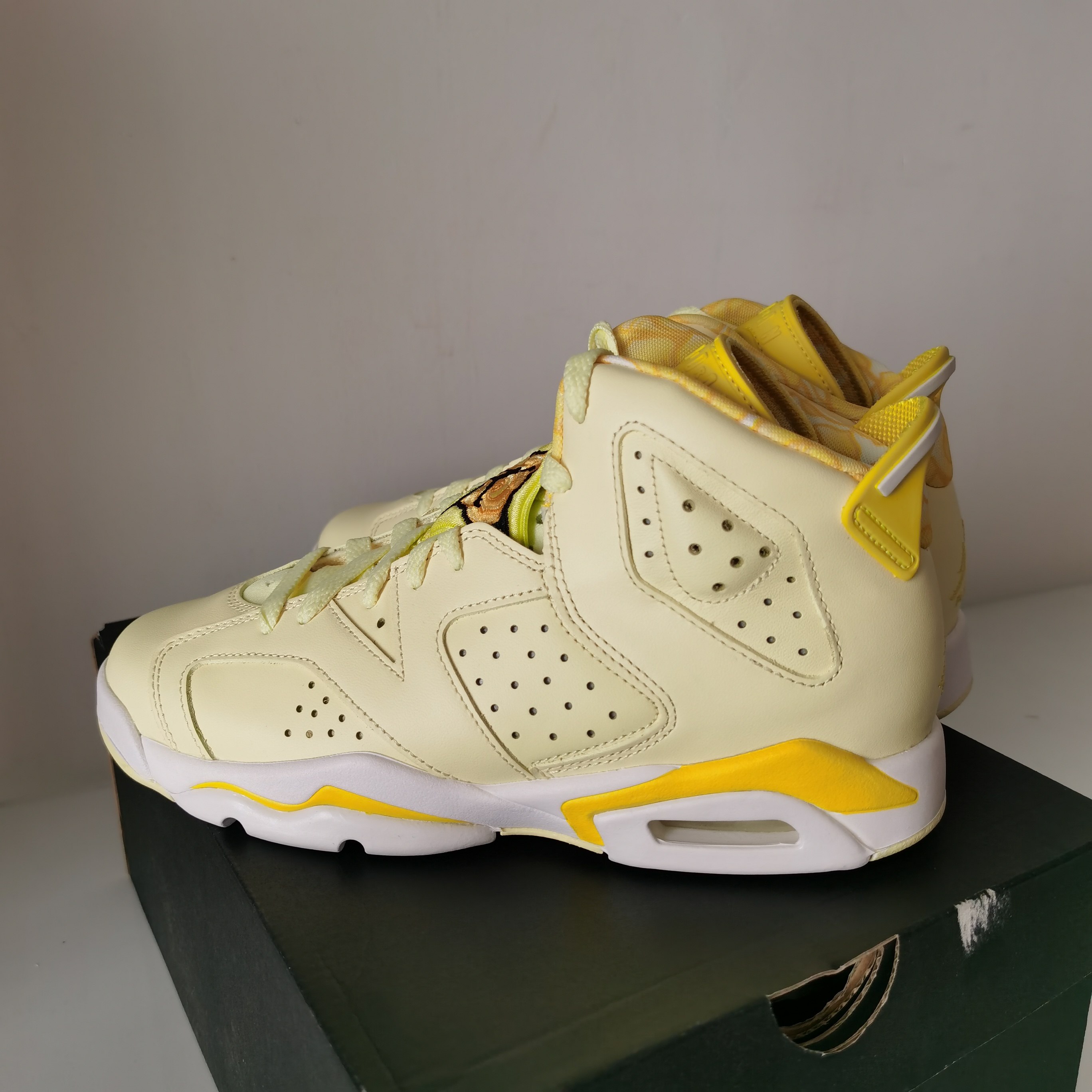 跑腿体育airjordangsaj6花卉淡黄刺绣柠檬篮球鞋