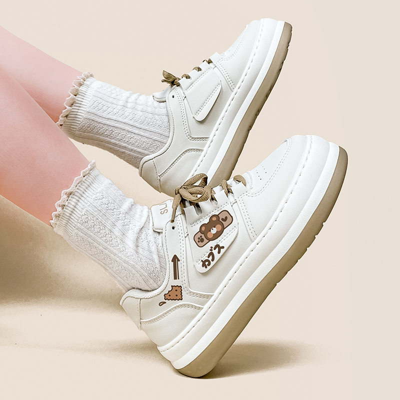 韩版小熊鞋子可爱大头面包鞋女春季中学生百搭休闲板鞋