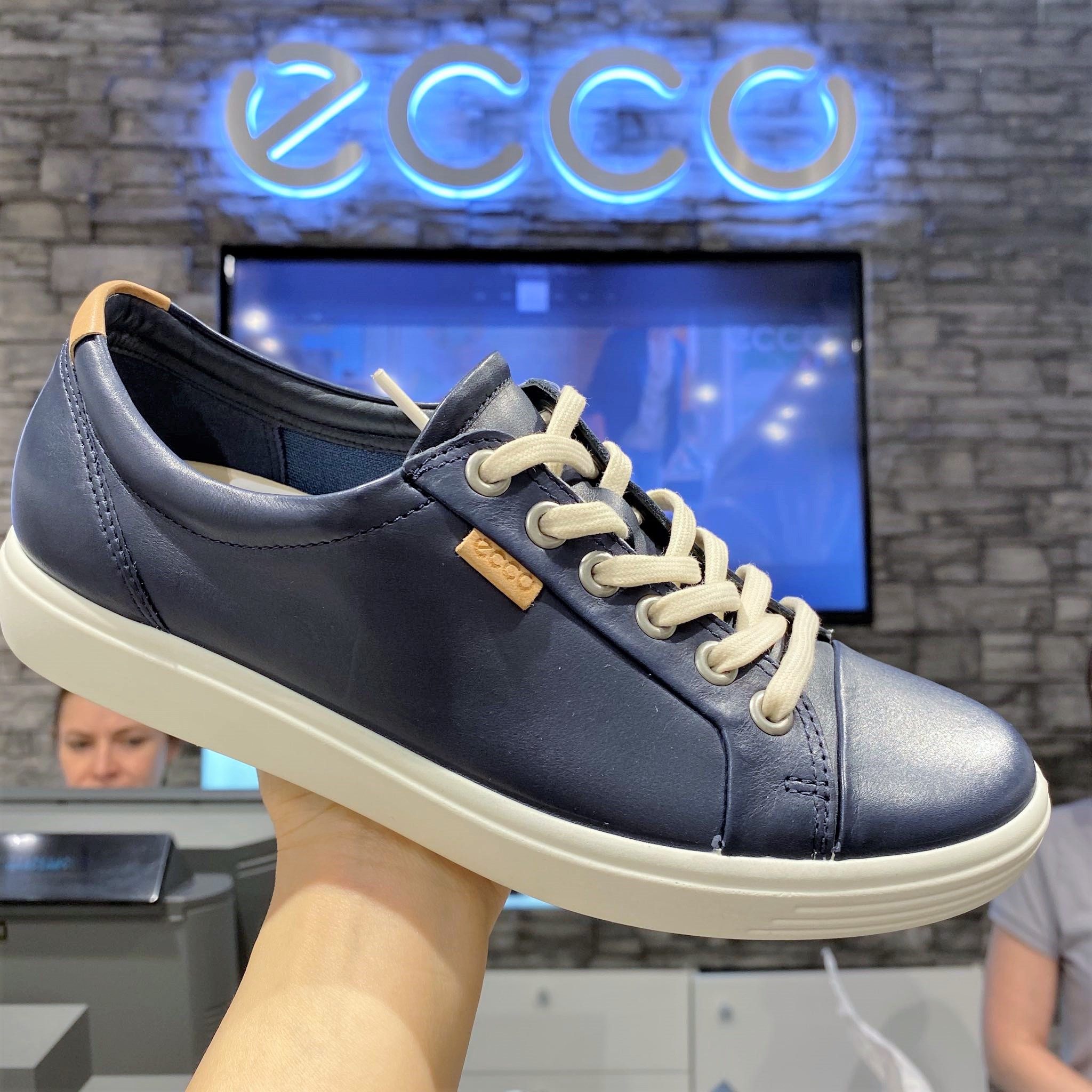 ecco爱步牛皮小白鞋平底鞋女舒适轻便休闲鞋柔酷单鞋