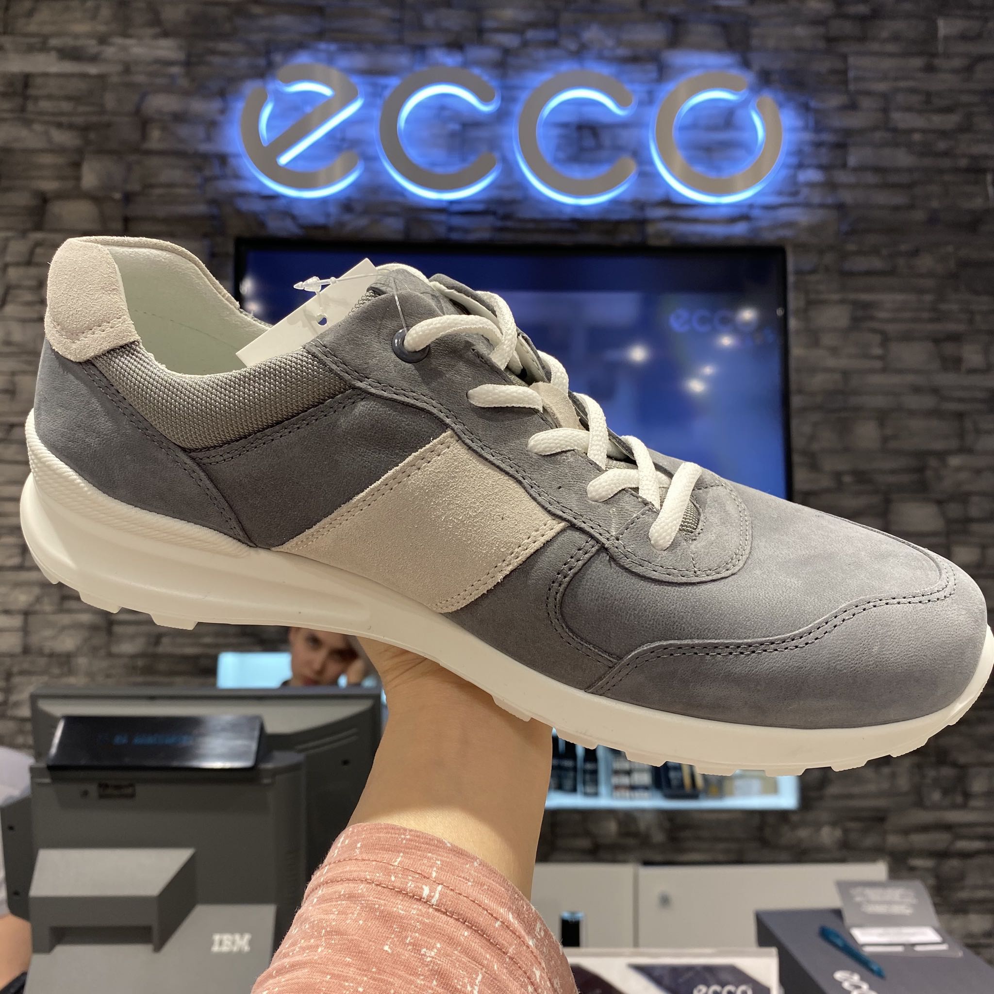 ecco爱步休闲跑步鞋男春季新款百搭运动鞋男鞋休闲板鞋